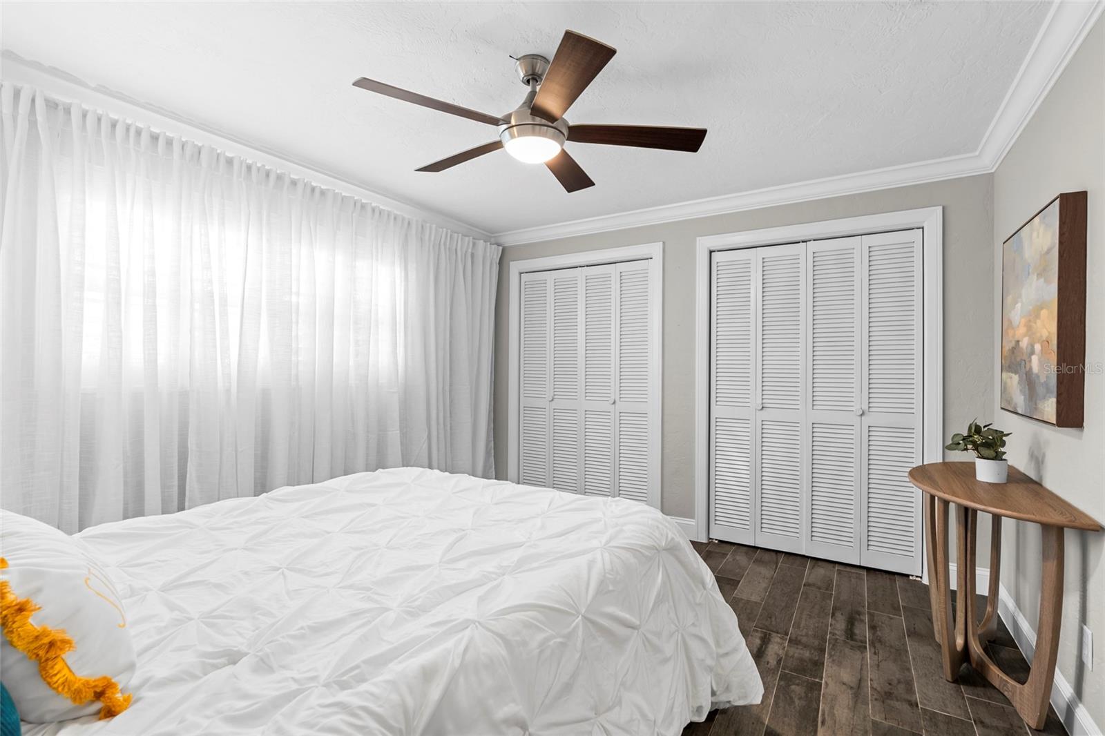 Guest room 2 with Queen sized bed for scale