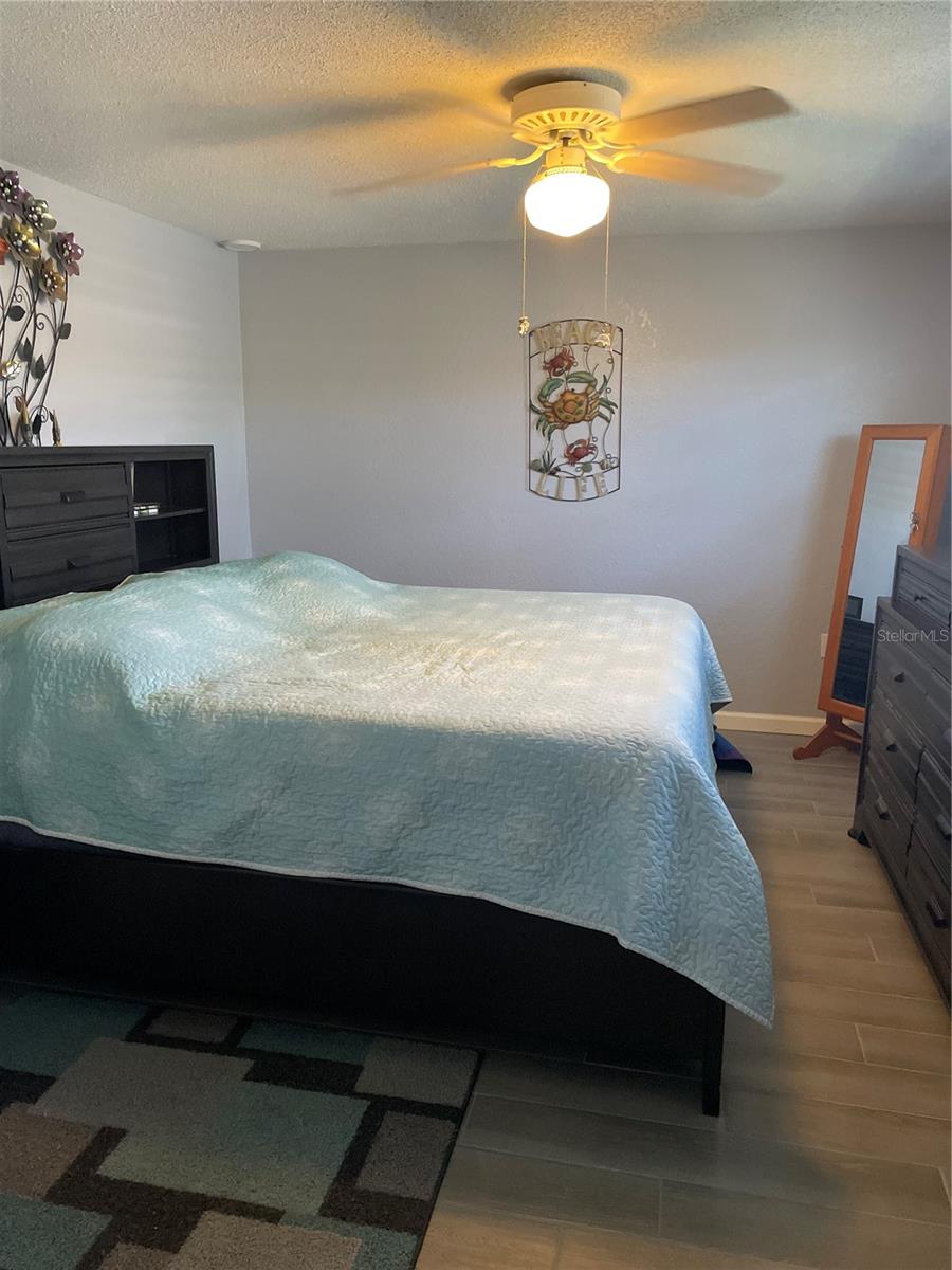 Master King Size Bed