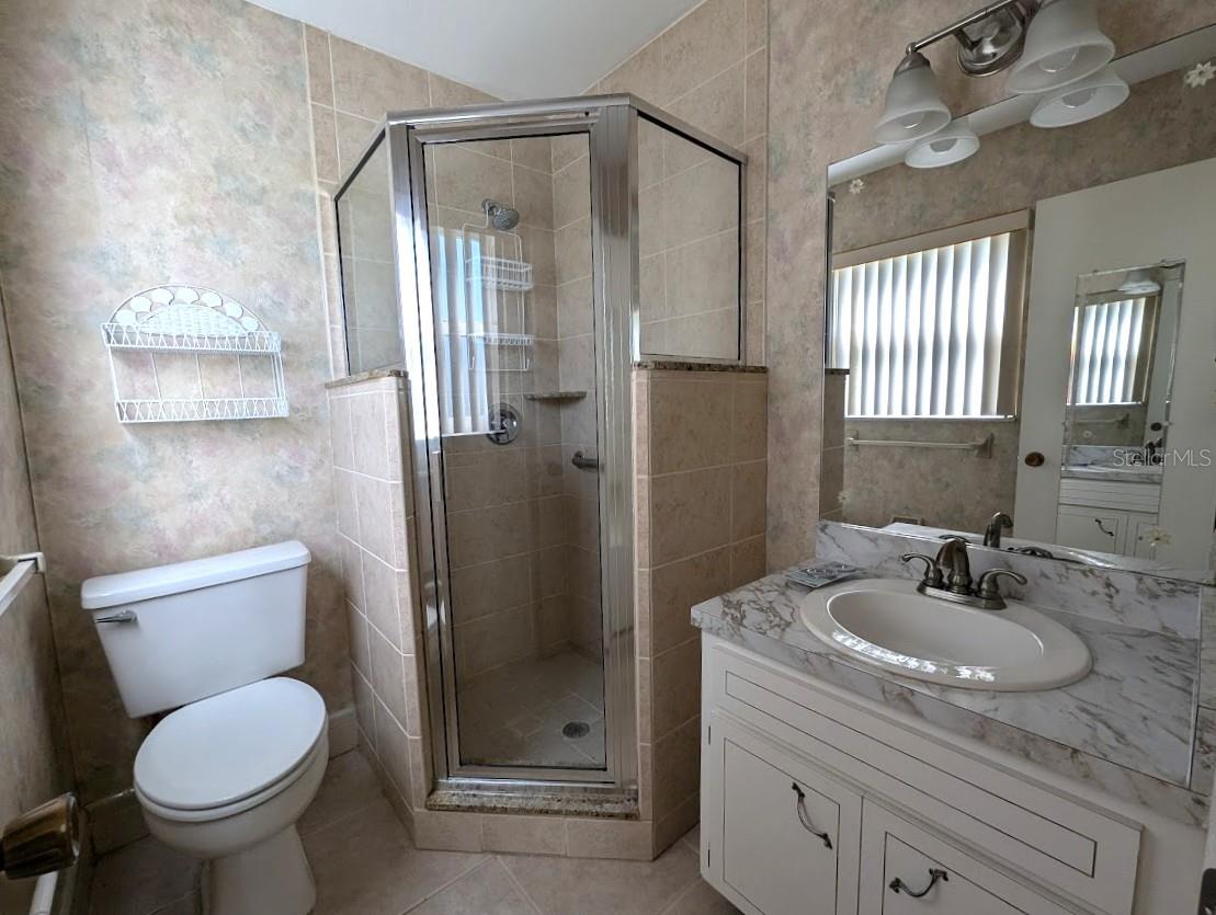 En suite for primary bedroom