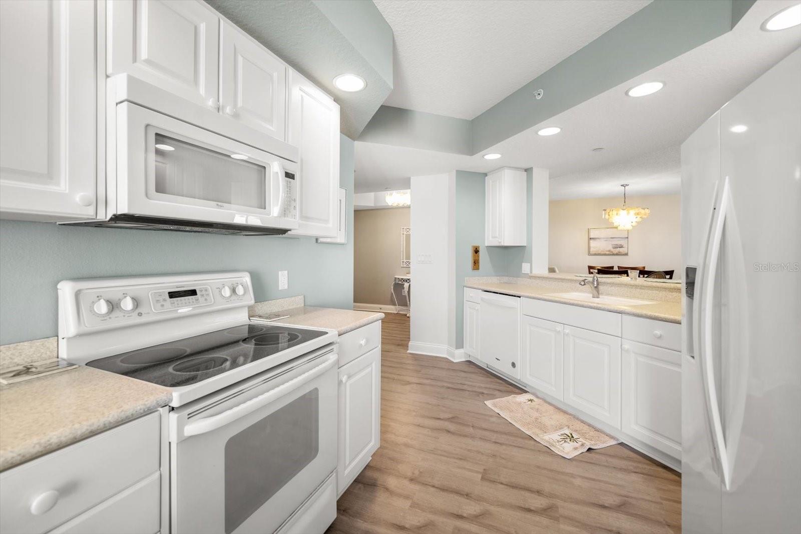 BRIGHT, AIRY KITCHEN
