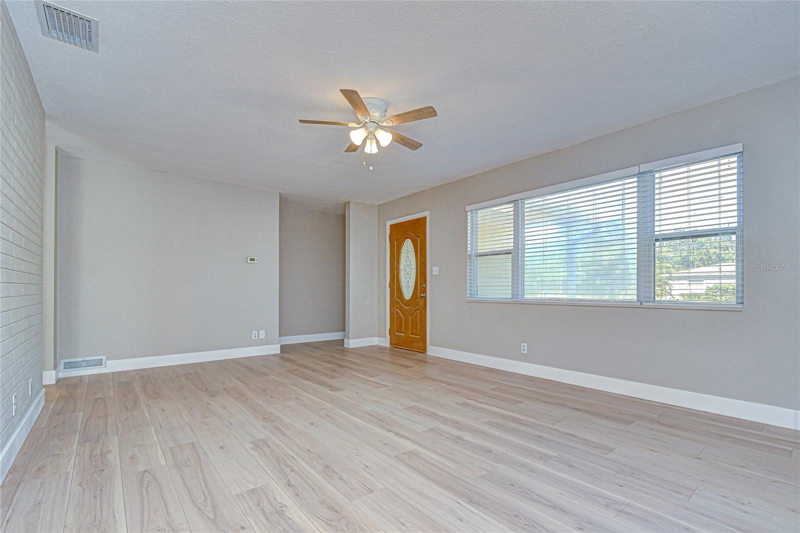 Light and Bright Living Room