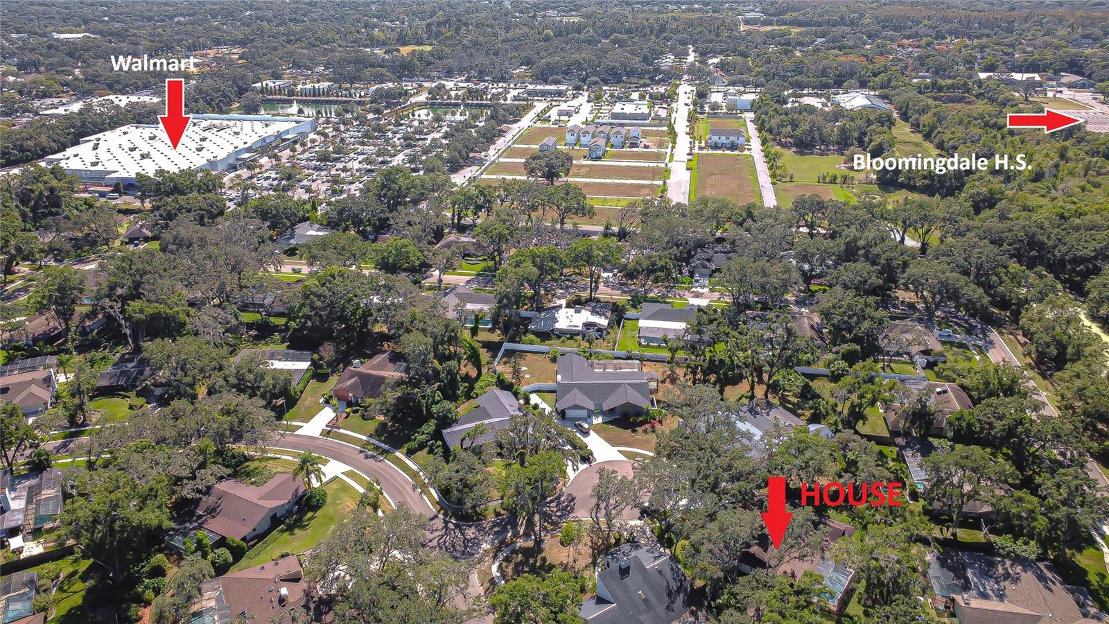 Location is closed to major shopping center and bloomingdale HS.