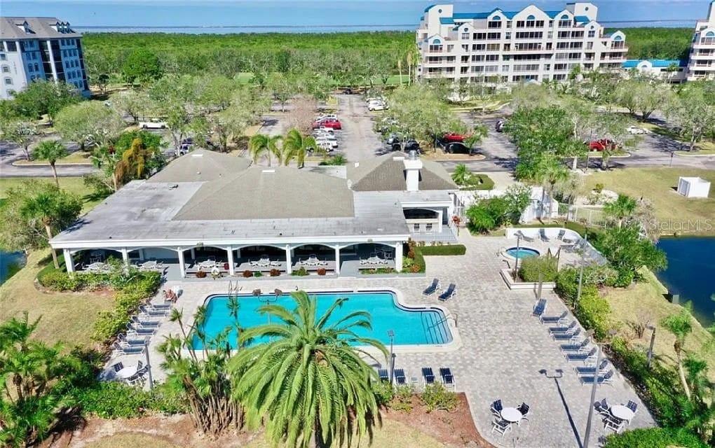 Clubhose, gym, library, sauna room