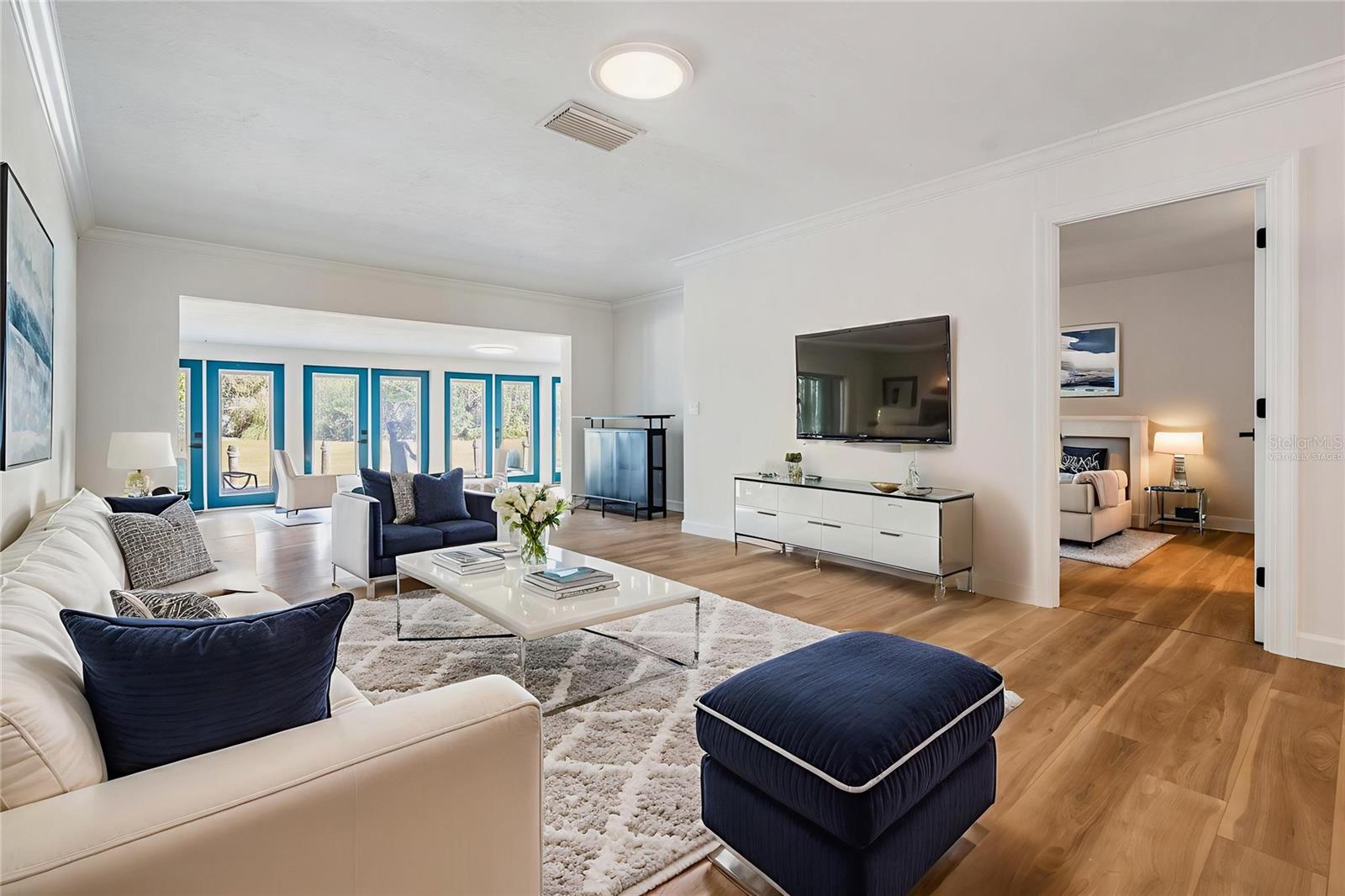 This photo has been Virtually Staged.