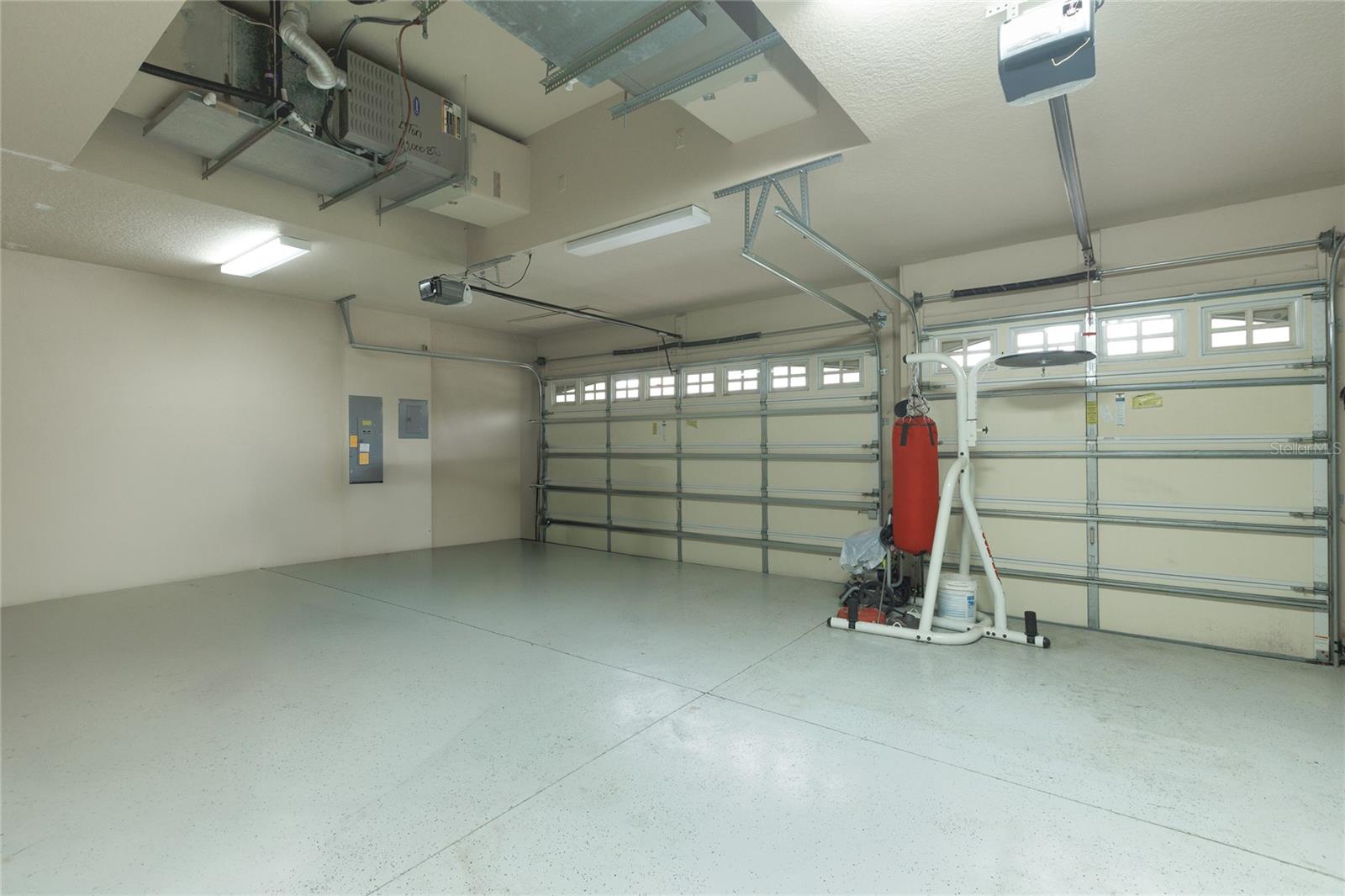 Oversized 3 car garage