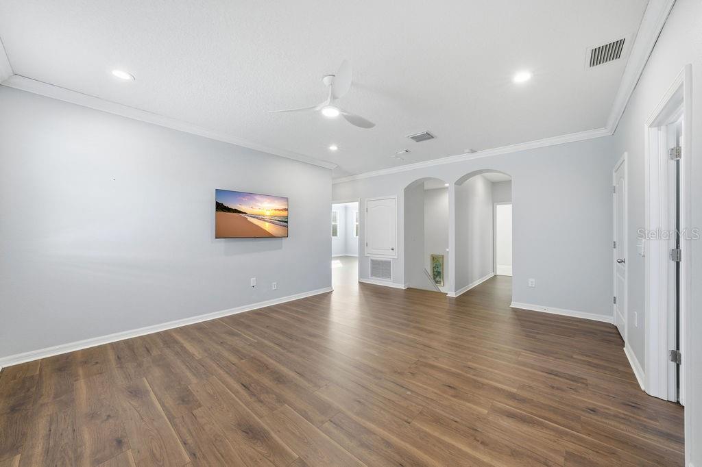 First floor, Loft/den.