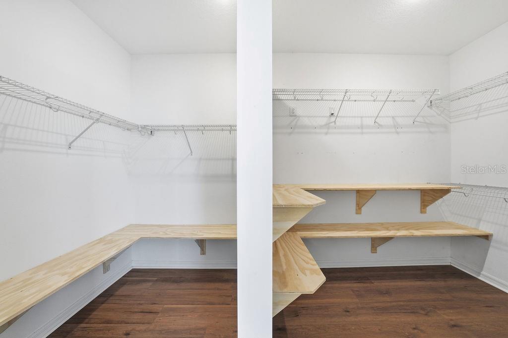 Master Suite, Walk-in Closets.