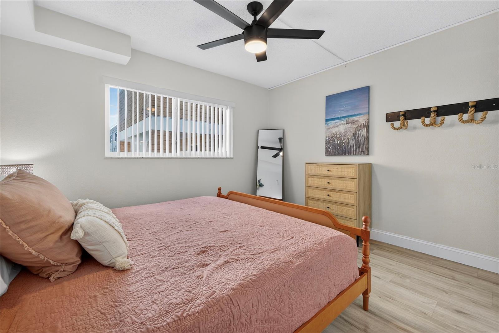 King Size Bed with Room to Spare!