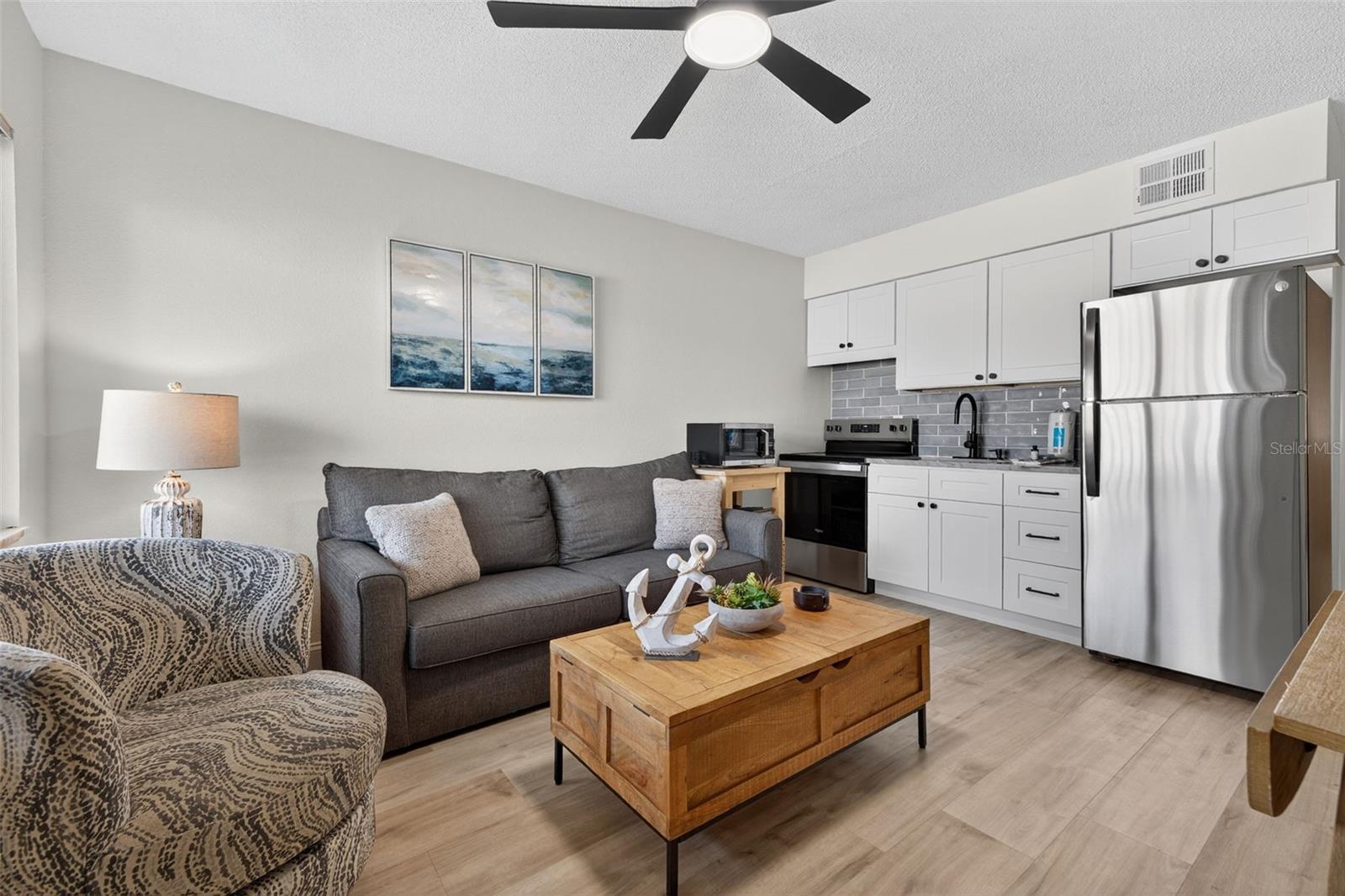 Living/Dining Area, All New Furnishings!