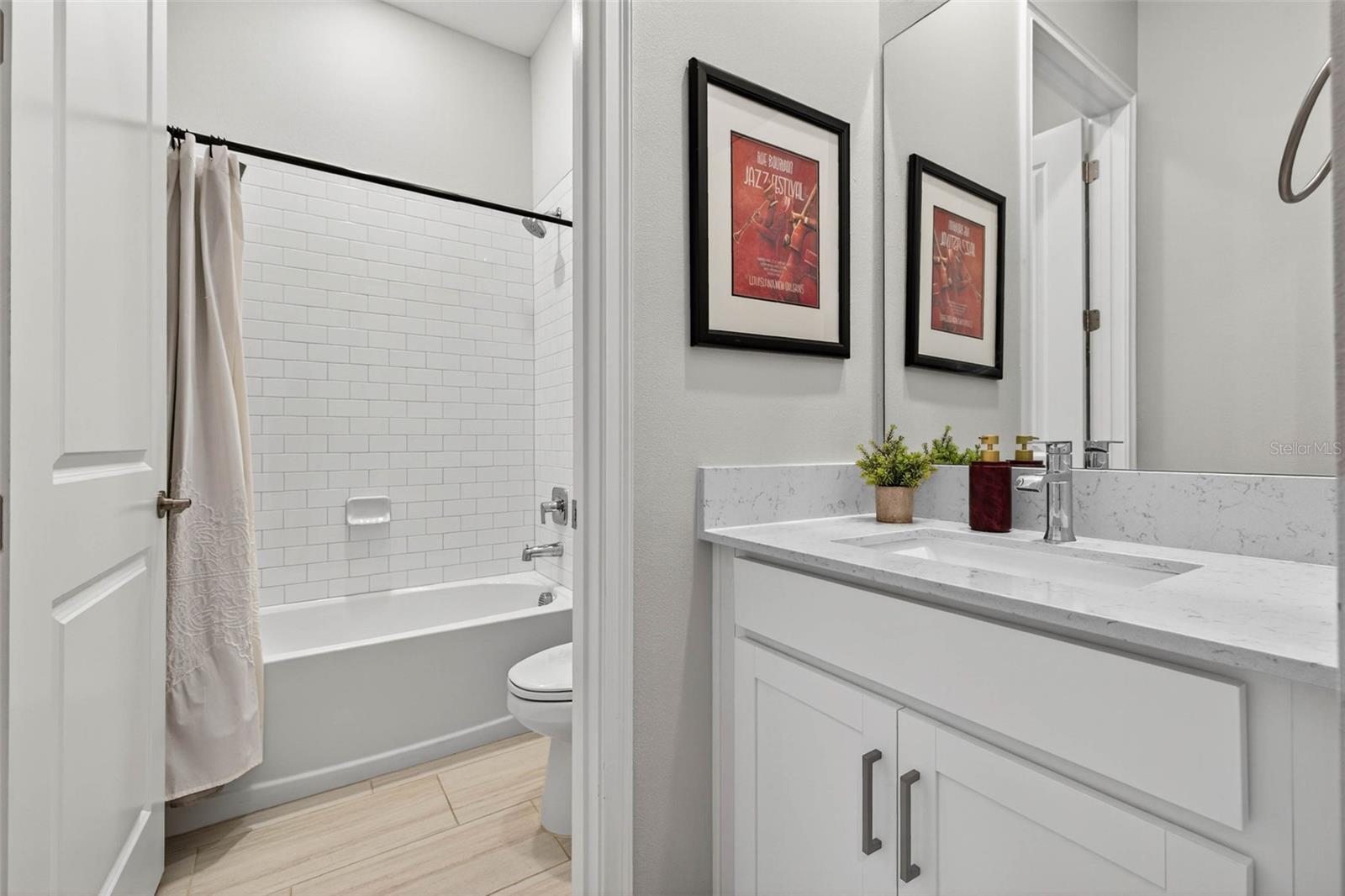 Downstairs full bathroom