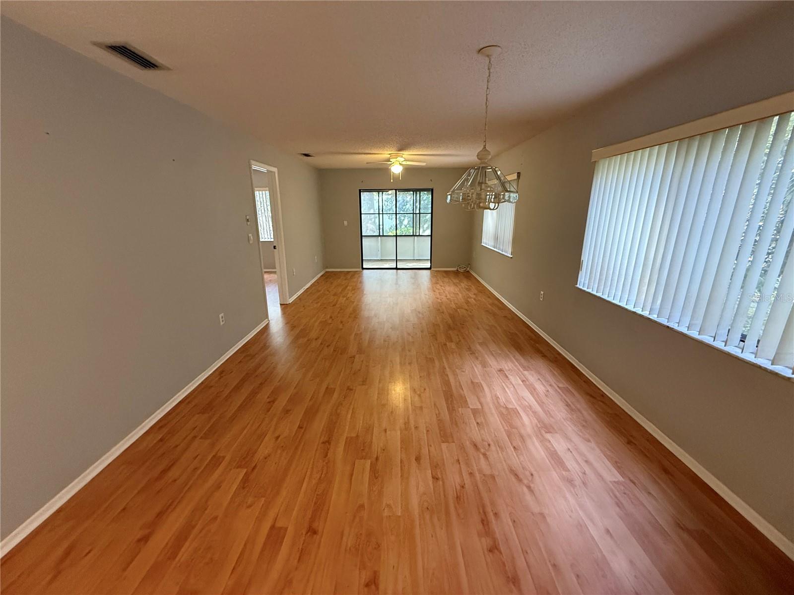 Living/ dining room combo