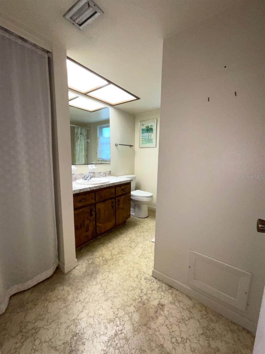 15-Guest Bathroom with closet