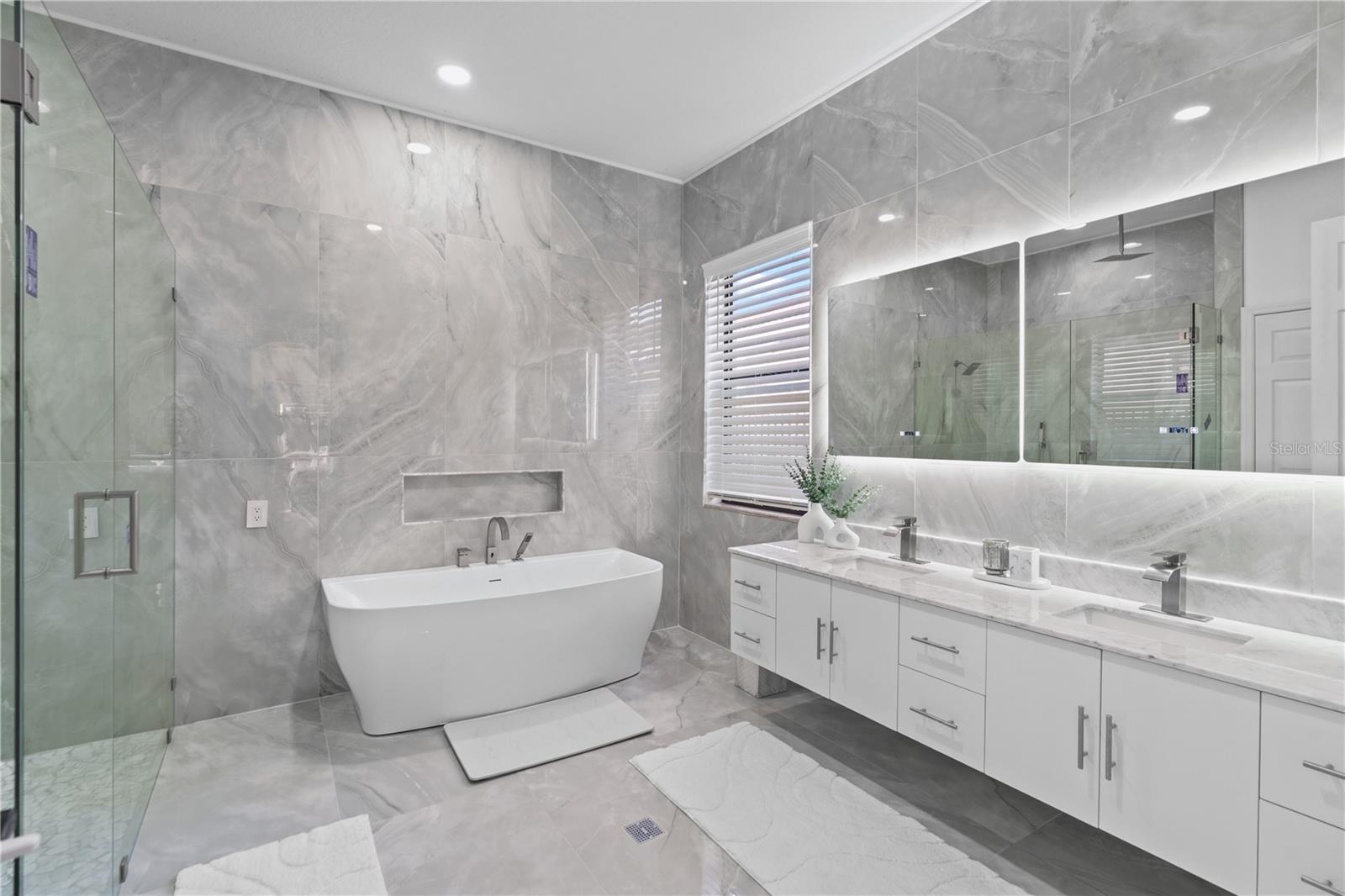 En-suite master bathroom