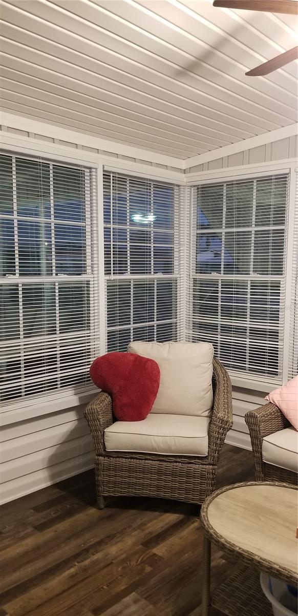 Front enclosed porch with access to front screened porch