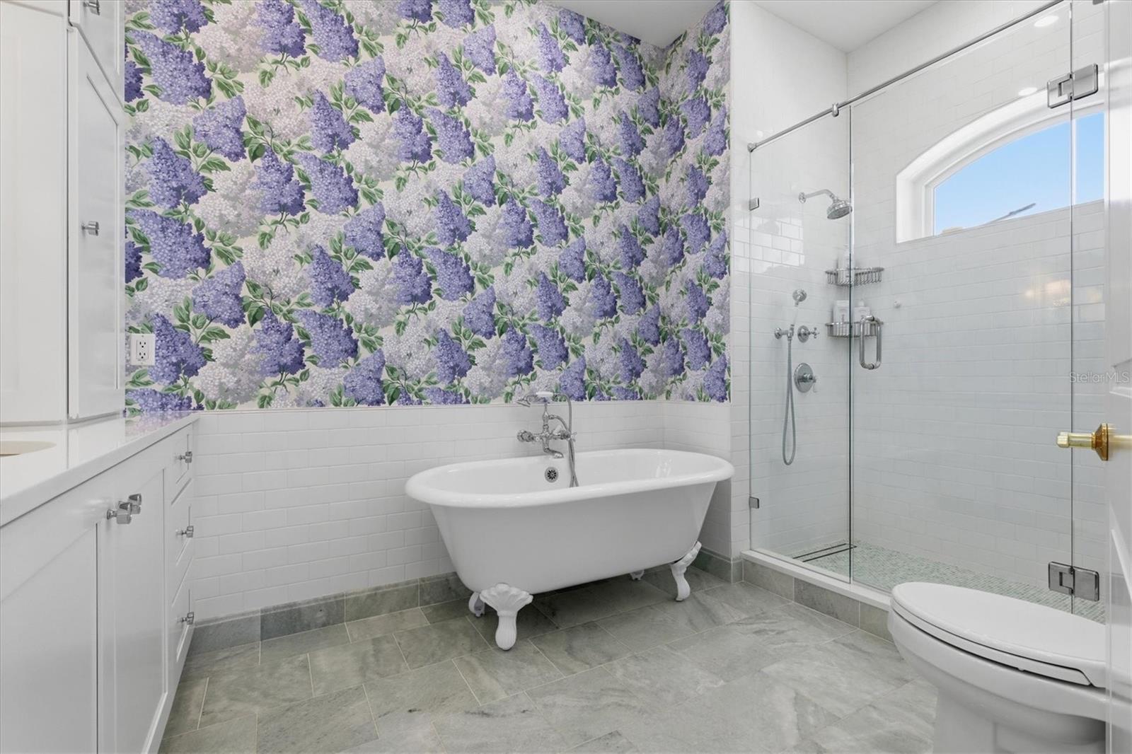 Ensuite bath to bedroom 3