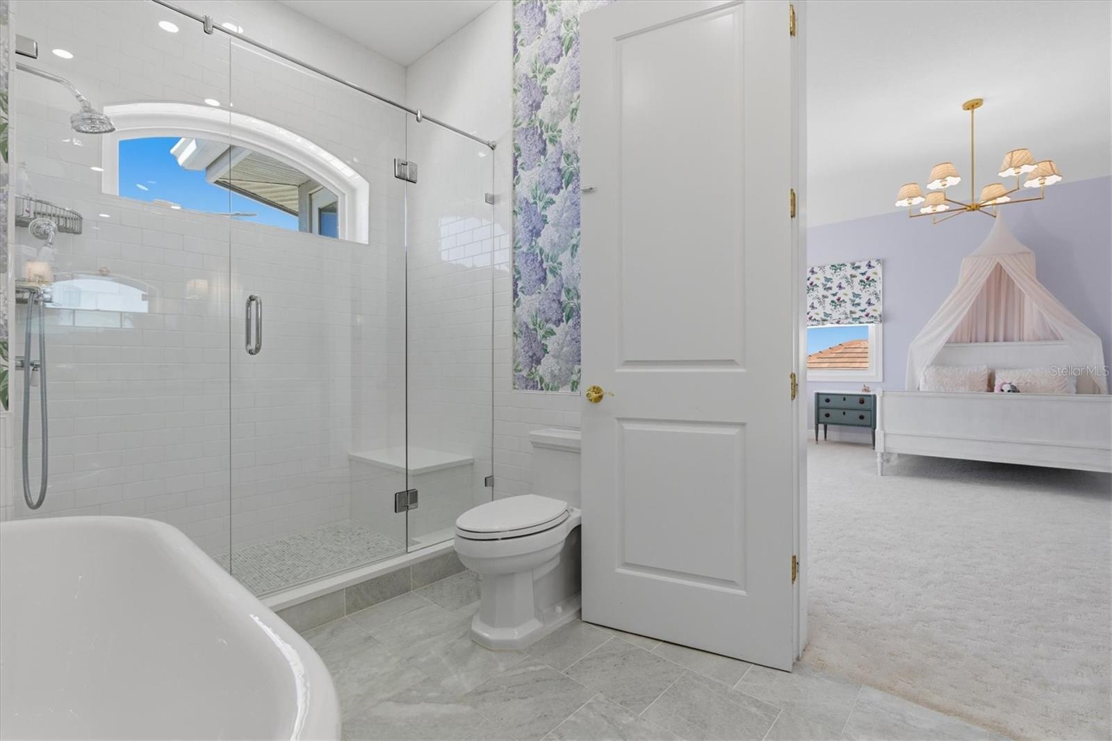 Ensuite bath to bedroom 3