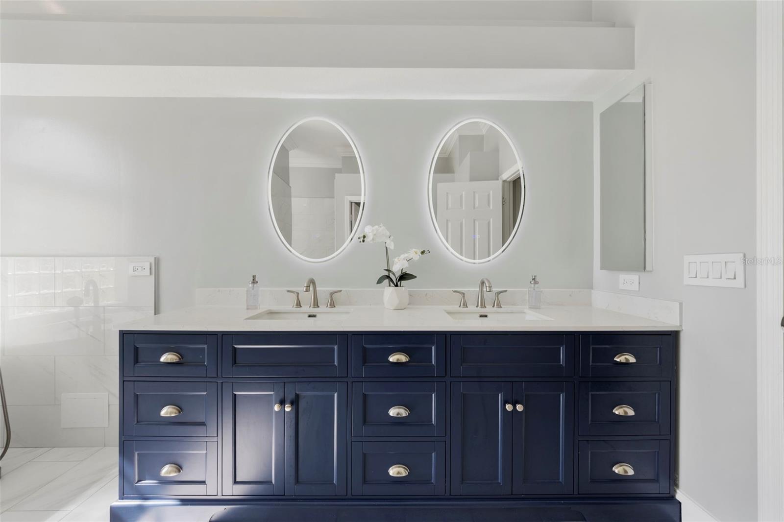 Dual sink vanity