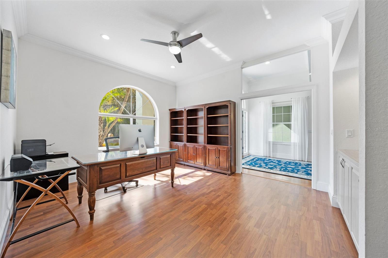 Sunlit spacious office/bonus space