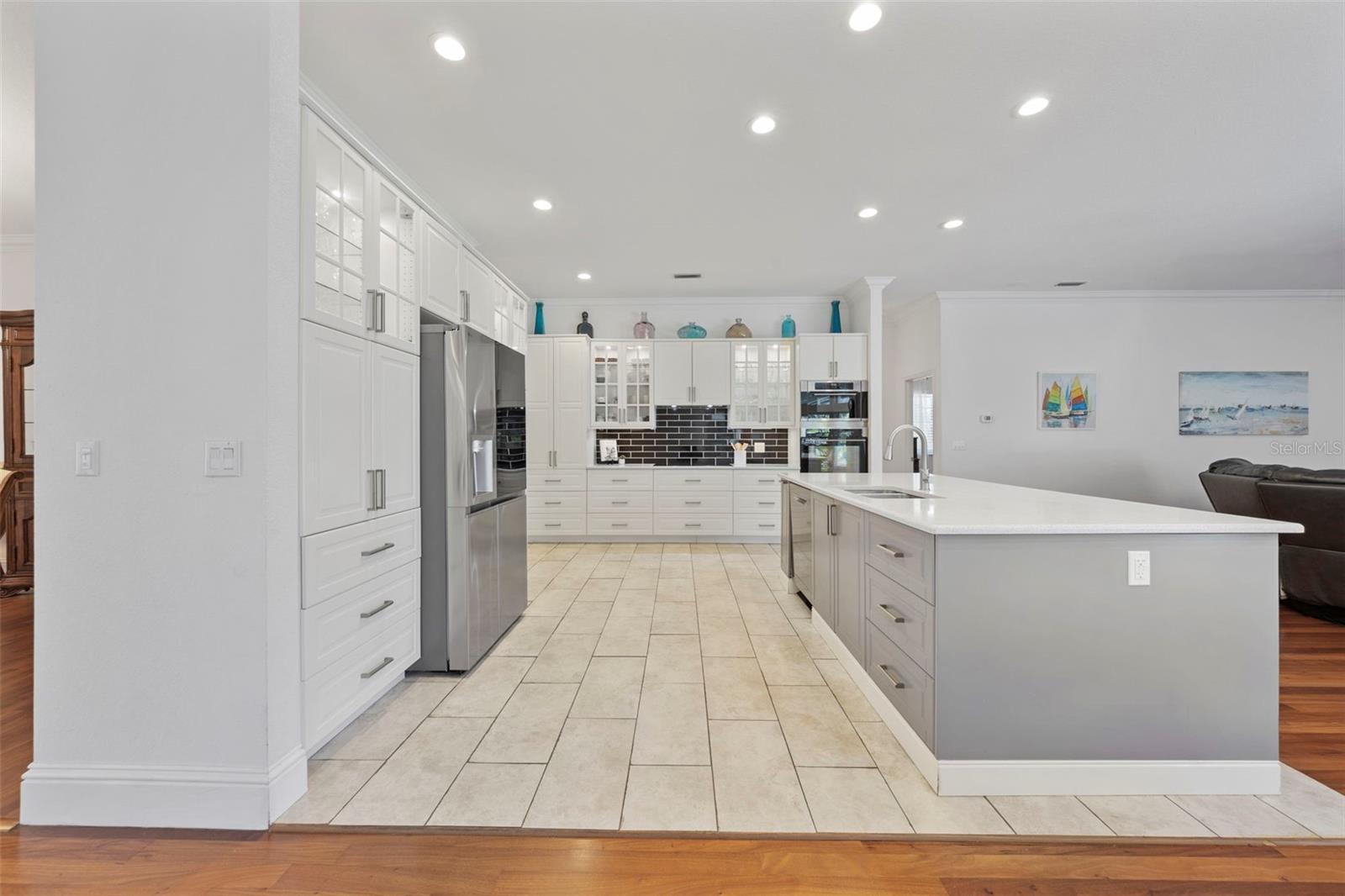 Spacious Kitchen-quartz counters