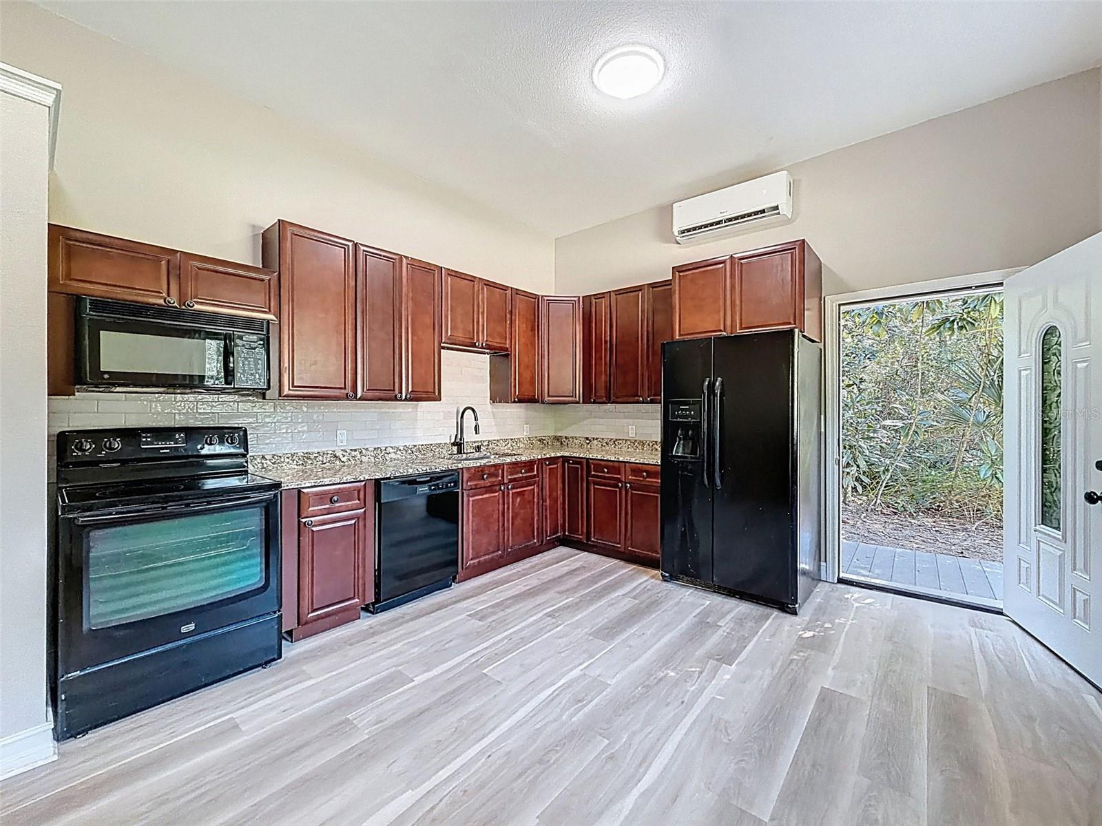 ADU - GUEST HOUSE with full kitchen plus bathroom and laundry.