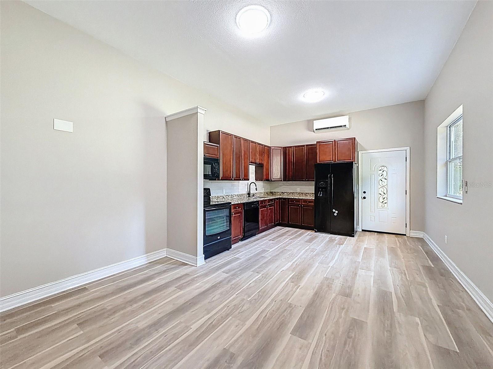 ADU - GUEST HOUSE with full kitchen plus bathroom and laundry.