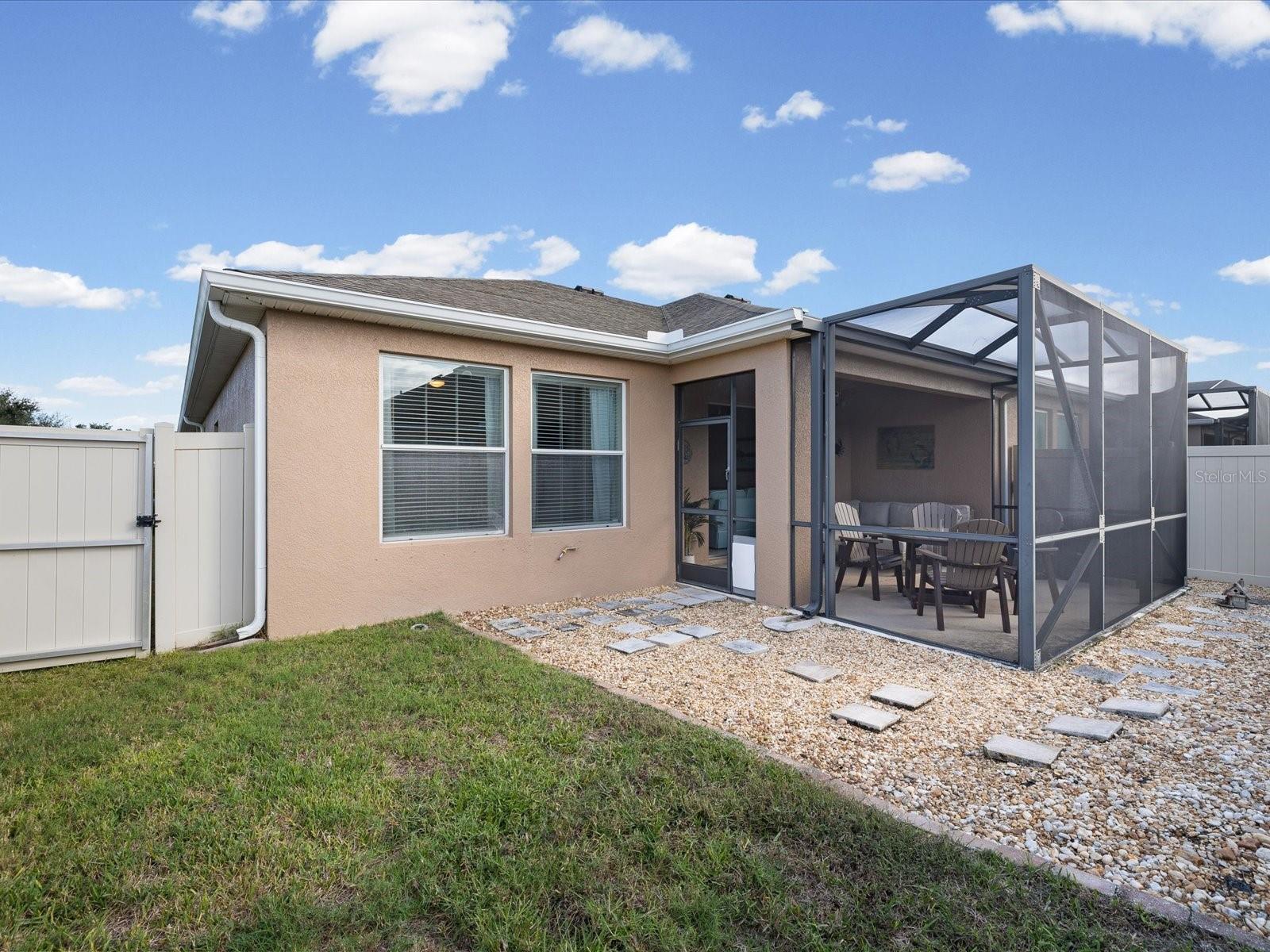 BACKYARD FOR PETS AND PEOPLE