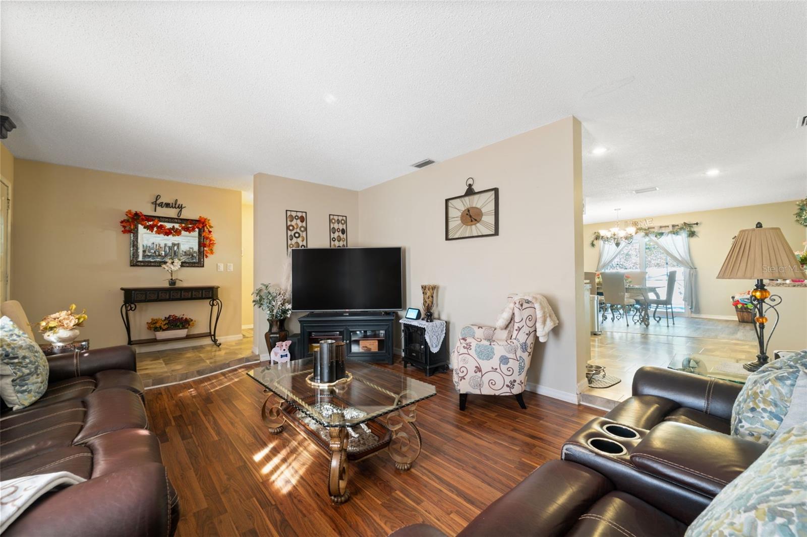 Living/Dining Hallway