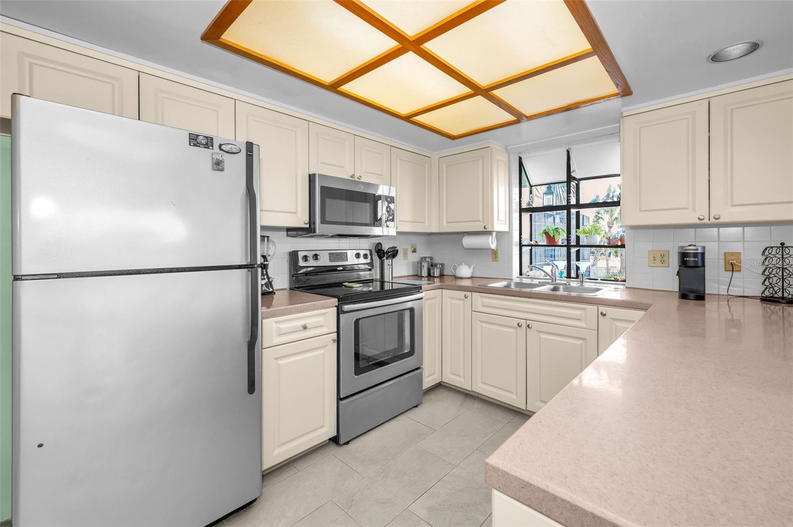 Large Kitchen with Waterfront Views!