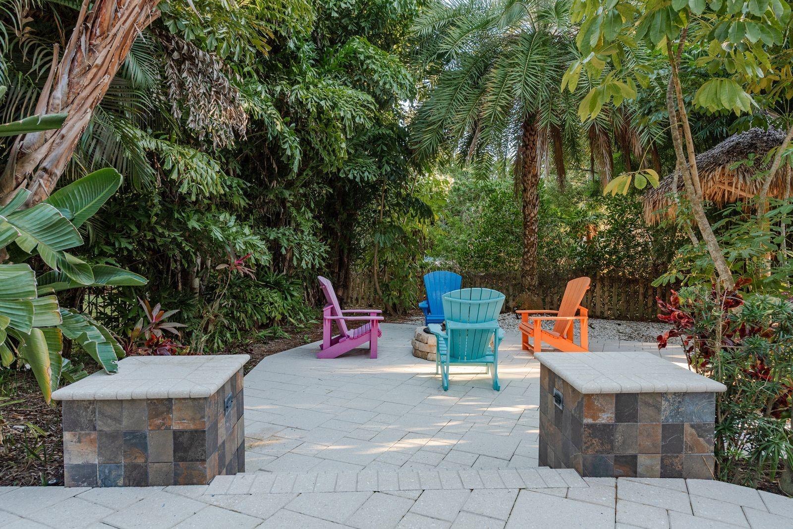 Head out to your cozy fire pit from the pool!