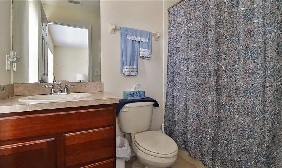 Full bath in Bedroom 2