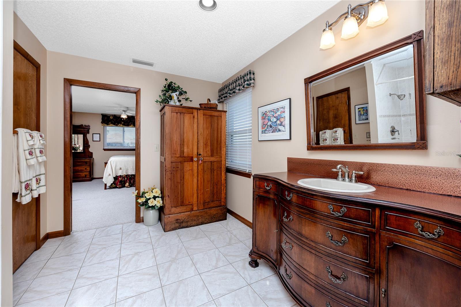 upstairs master bath