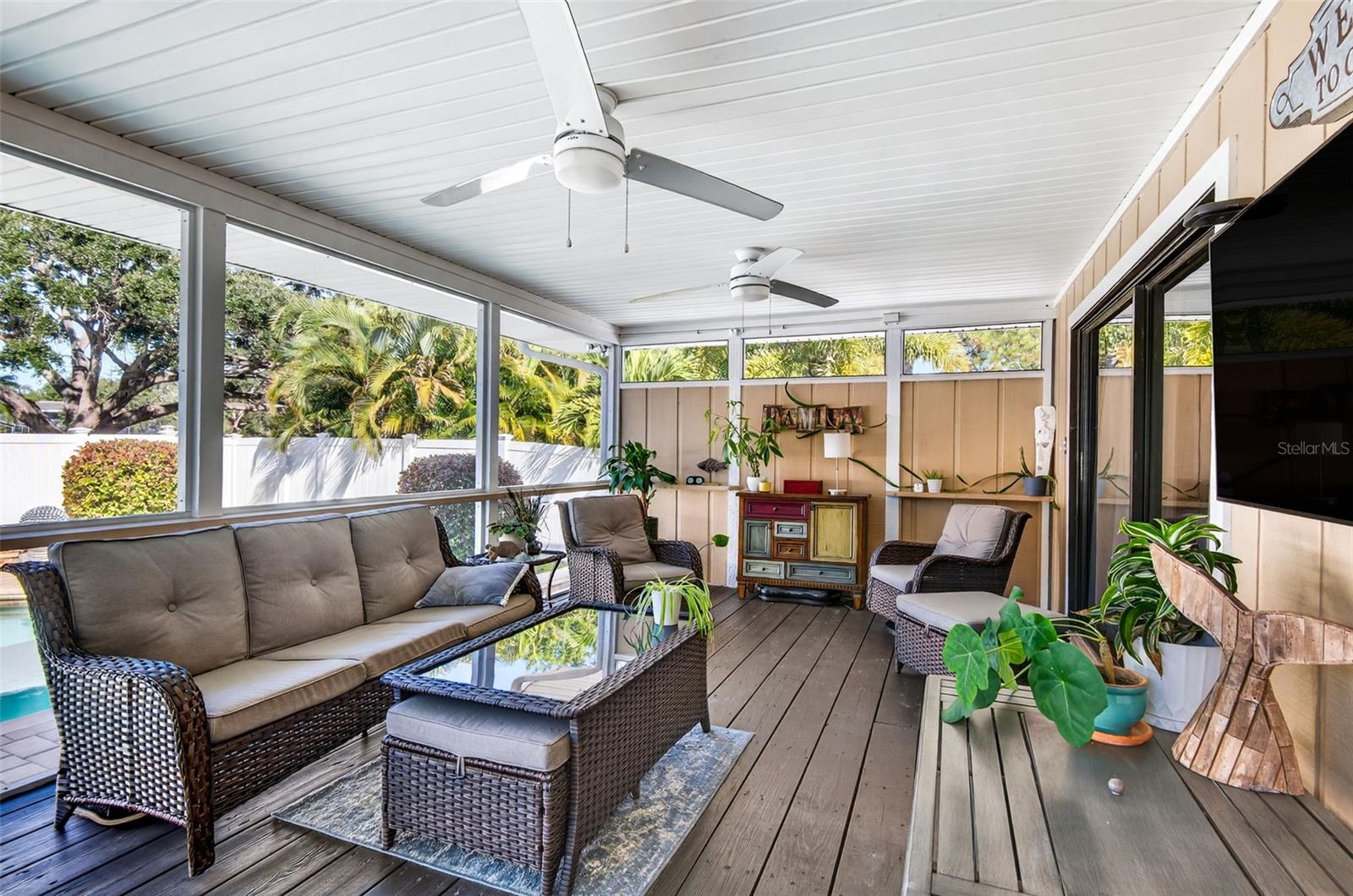 cozy screened in porch