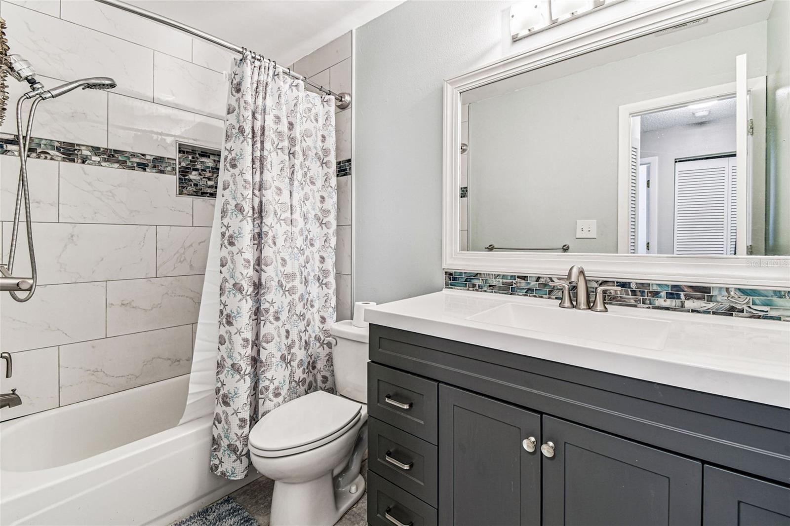 Upstairs full guest bath