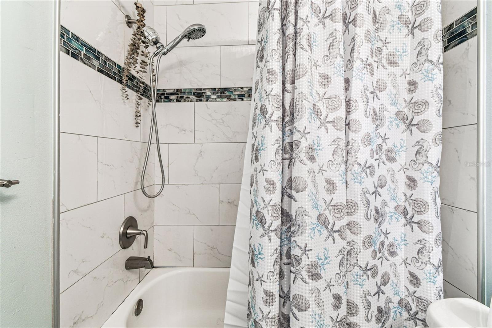 Upstairs full guest bath