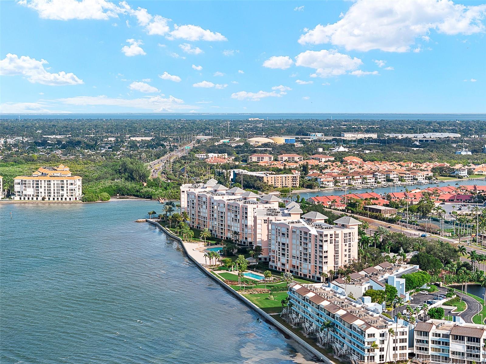 Just 10 minutes to vibrant downtown St. Petersburg.