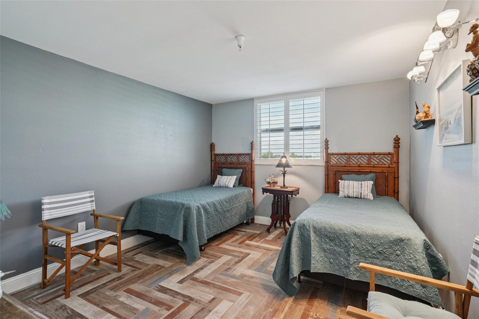 Twin Beds in Bedroom #3