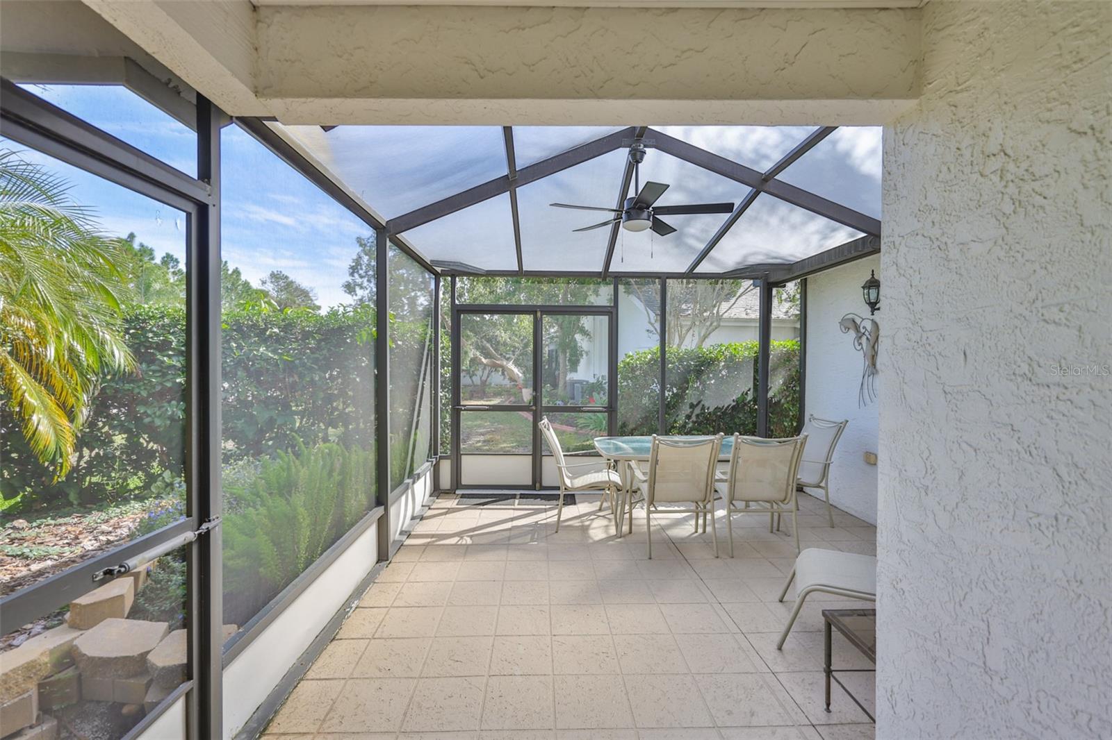 6.2 Mature tropical landscaping to enjoy