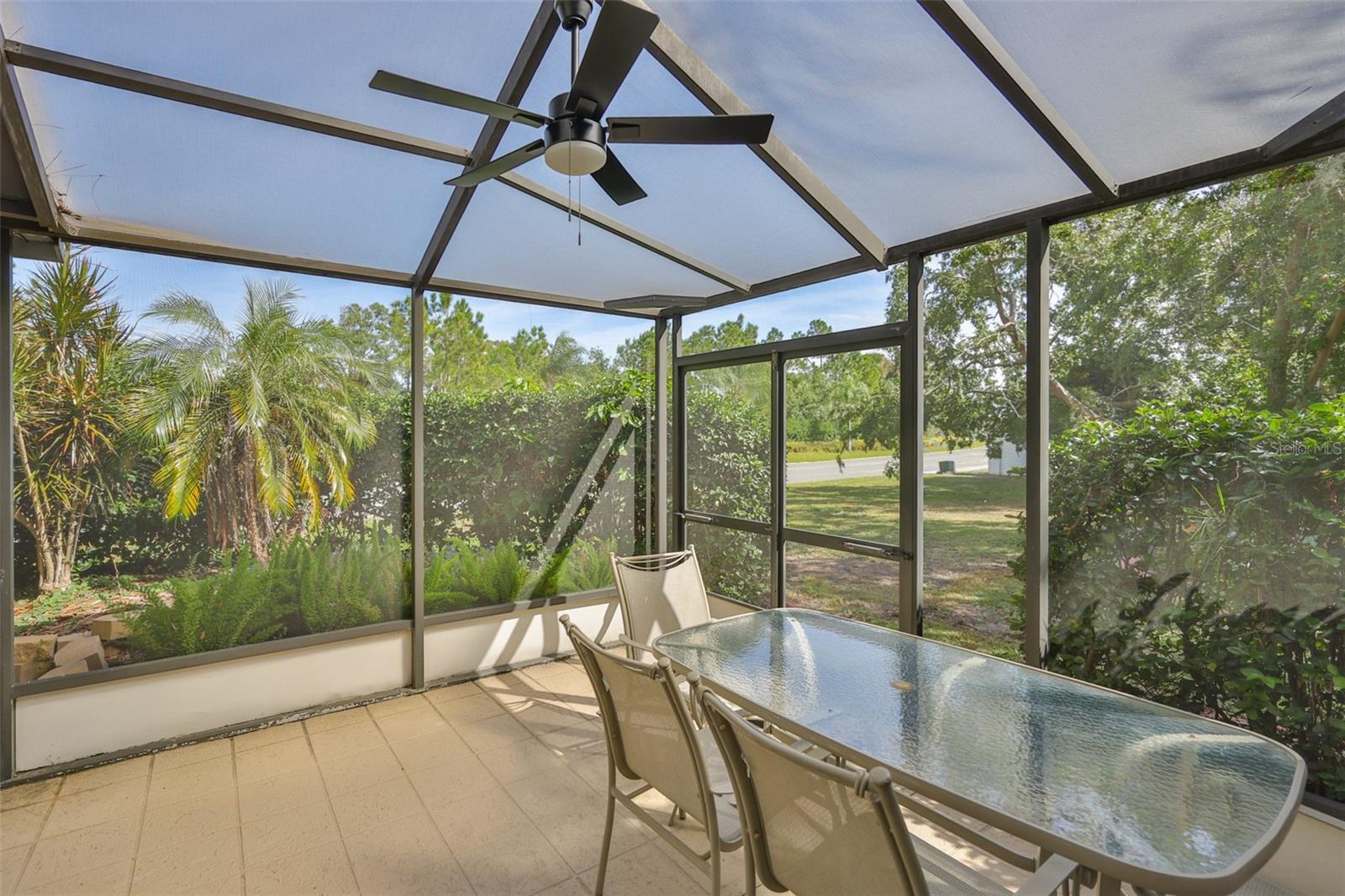 6.3 Enjoy your coffee or glass of wine in the sunshine and the Florida breeze