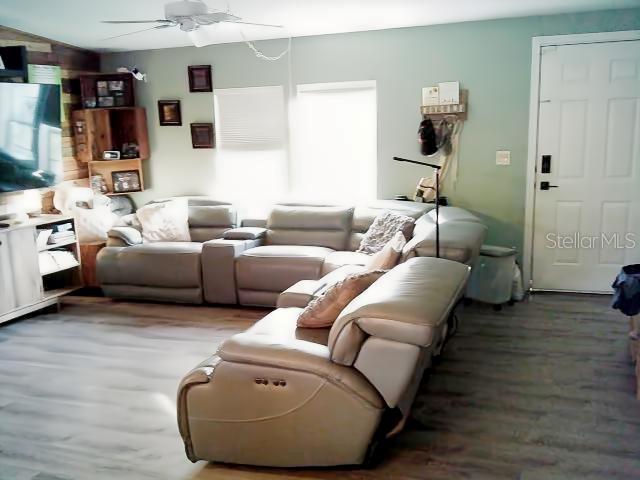 Ft door entrance into Living room