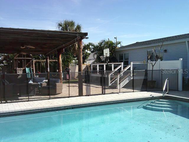 Spa Area looking toward Entrance to Kitchen