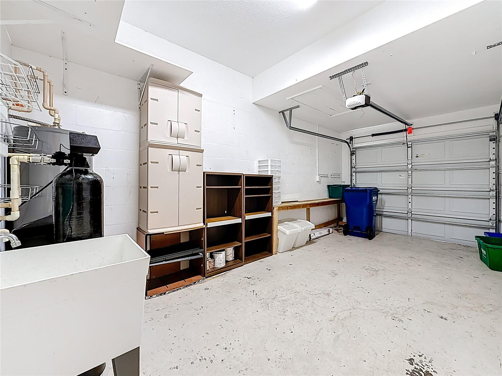 Garage w/sink & water softener