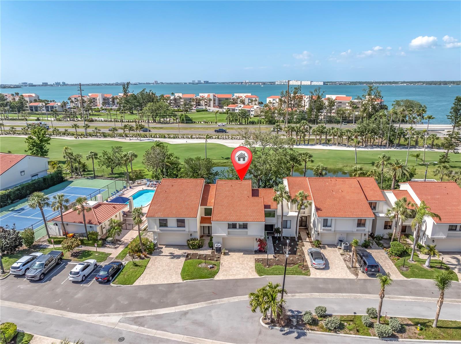 Located directly on the Isla Del Sol Golf Course