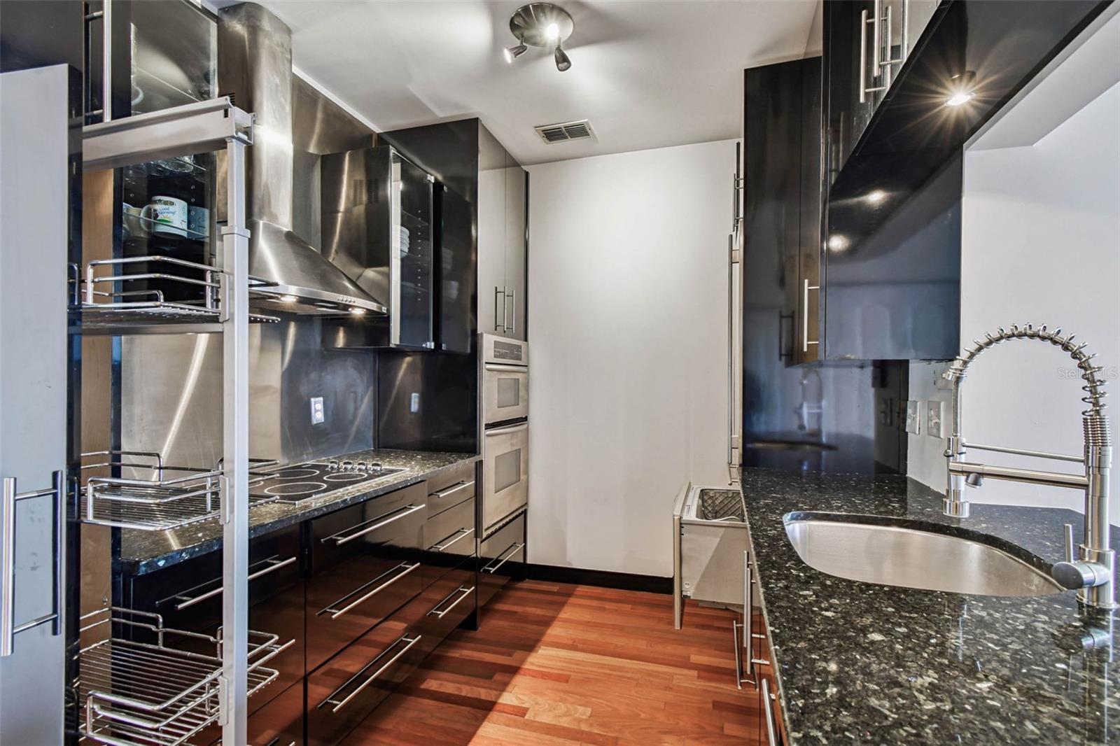 Gourmet Chef's Kitchen