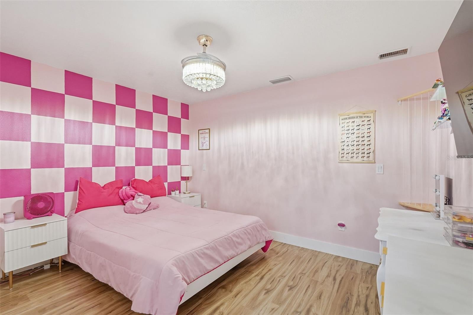 Flex room. Would be a great office, den or playroom.