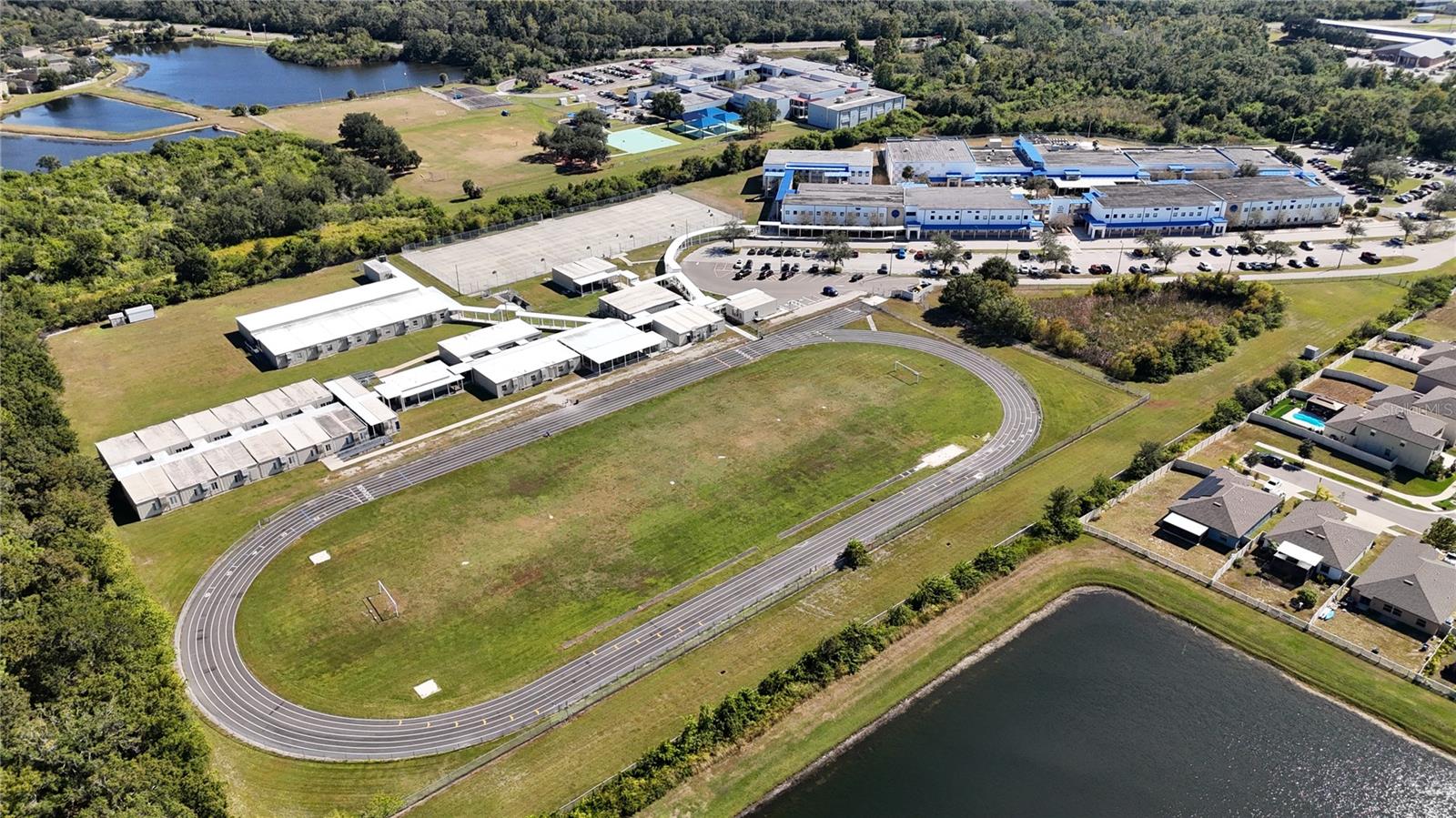 8-9 min walk to middle school