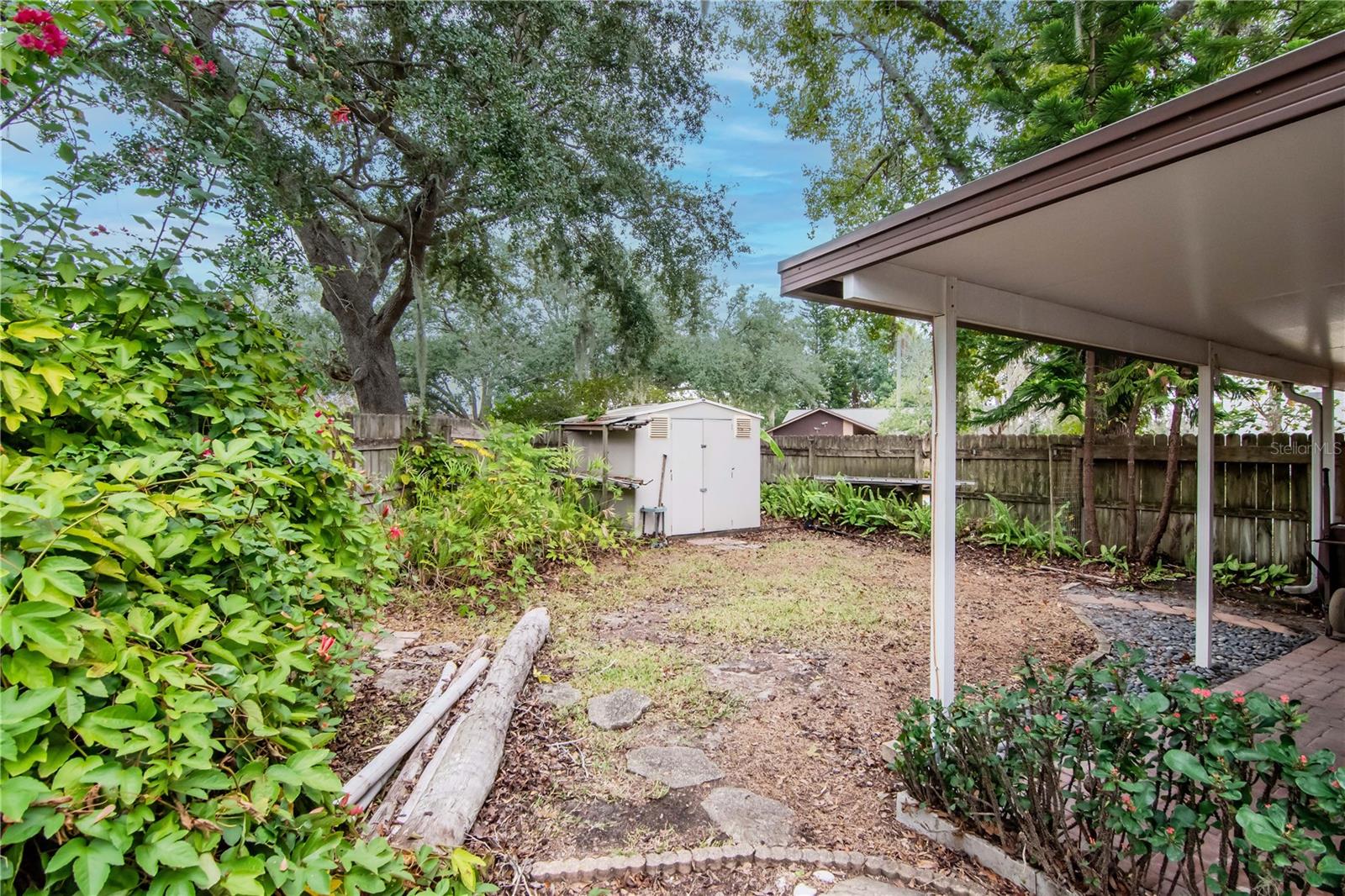 SIDE YARD W/CAR PORT