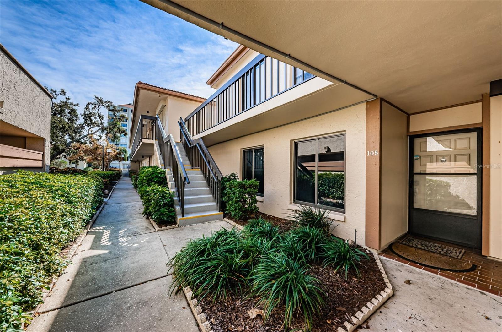 Entryway to 6269 Palma #105