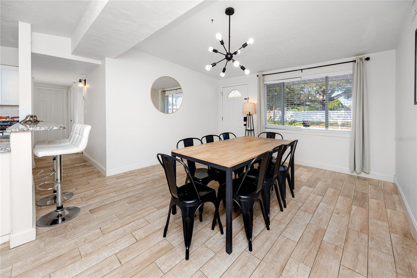 Open-concept kitchen/dining