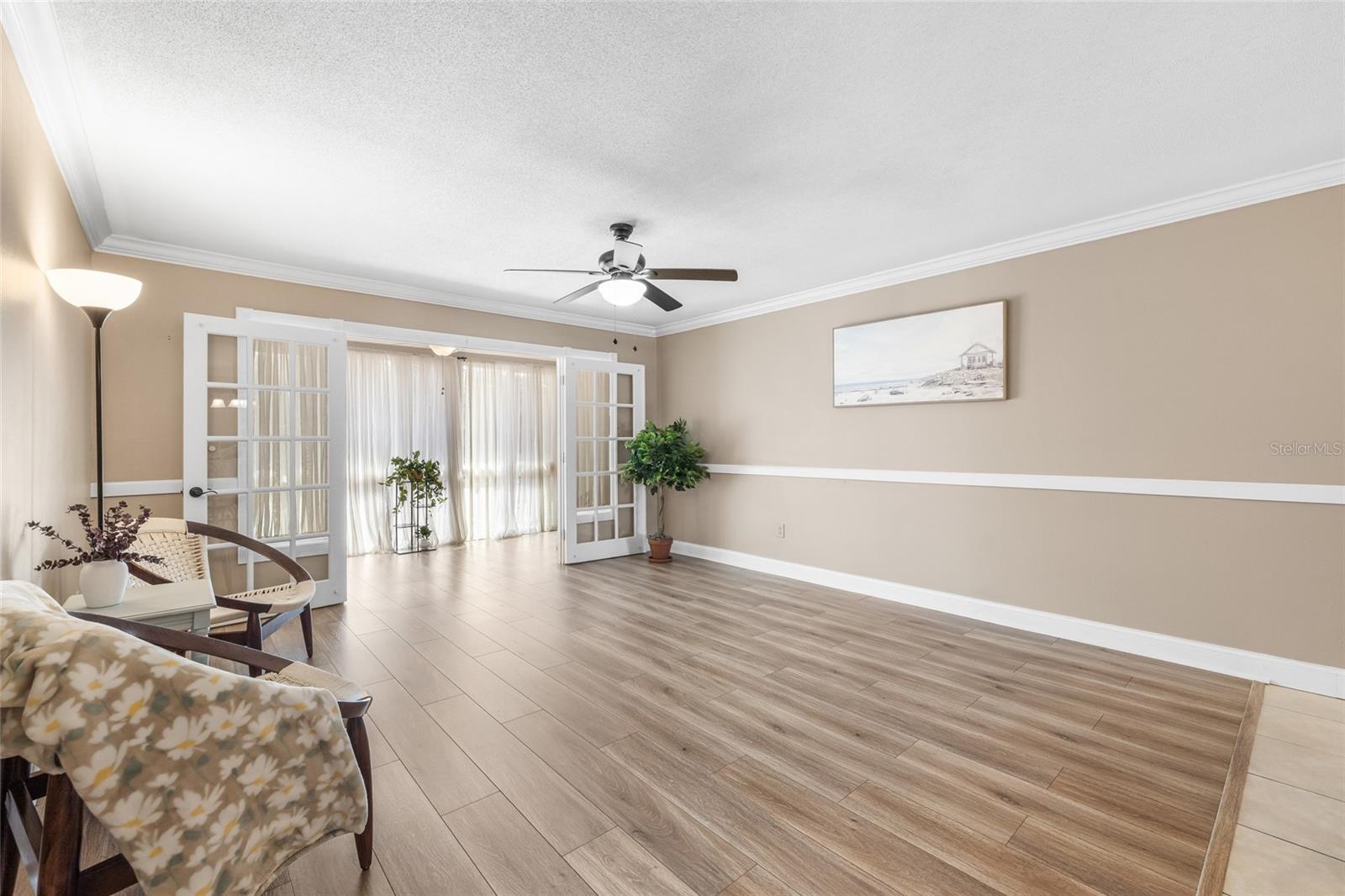 Large open floor plan with lots of natural light