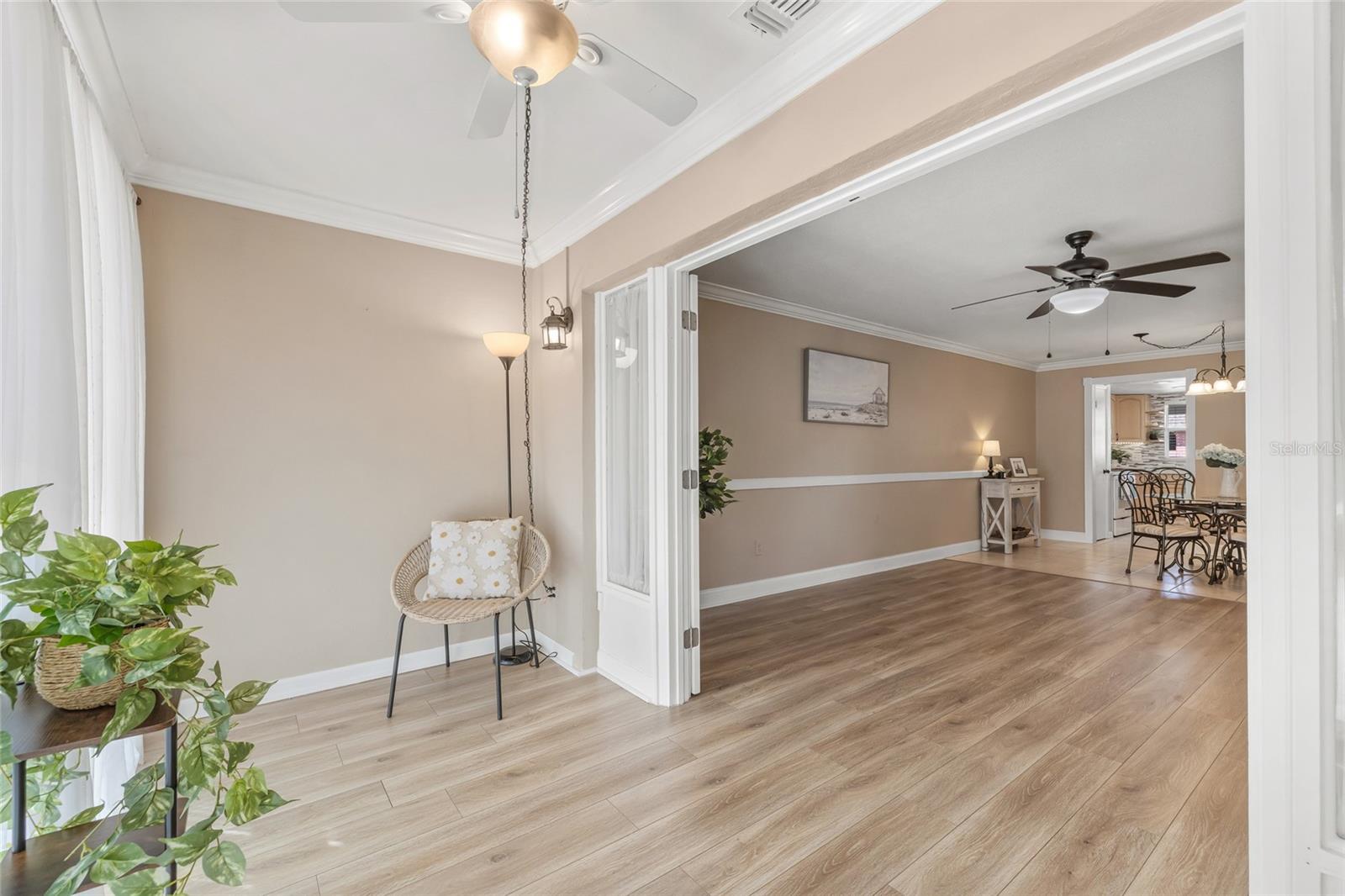 Bonus room/office space